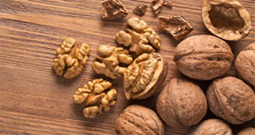 Le Noci Fanno Bene alla Salute? Benefici e Calorie