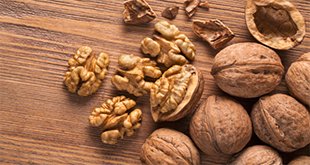 Le Noci Fanno Bene alla Salute? Benefici e Calorie