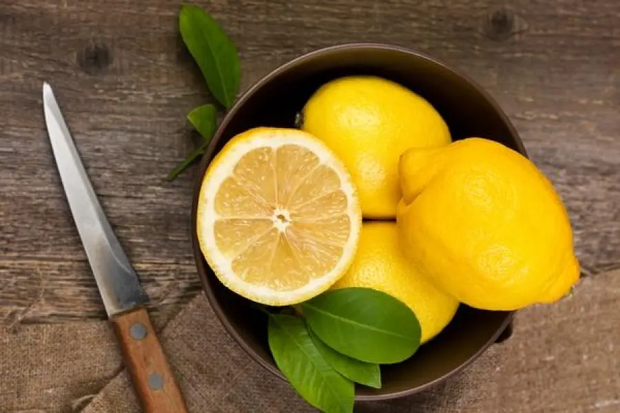 Benefici, proprietà e usi del limone